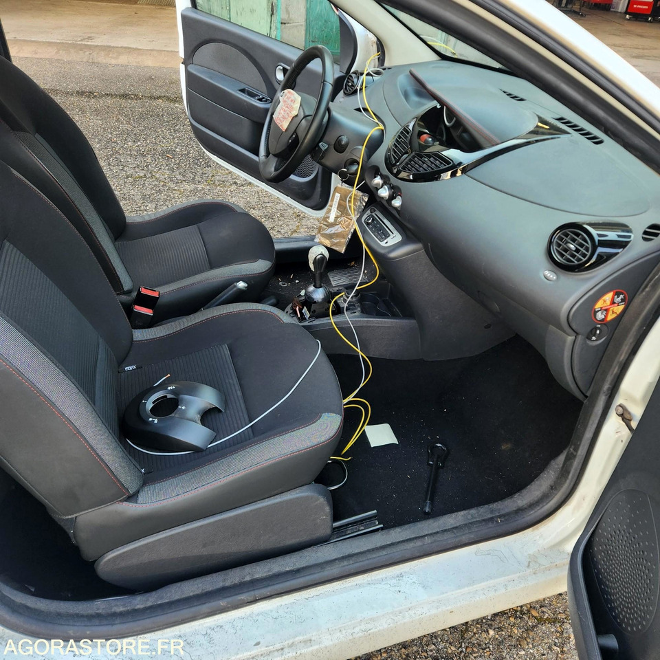 RENAULT TWINGO - سيارة: صورة 5 RENAULT TWINGO - سيارة: صورة 5