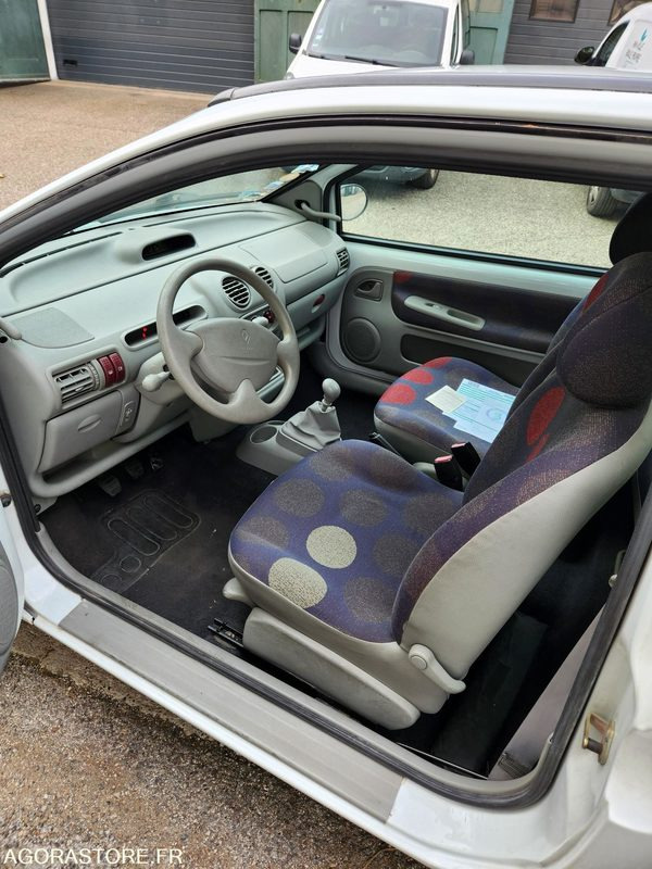 RENAULT TWINGO - سيارة: صورة 5 RENAULT TWINGO - سيارة: صورة 5