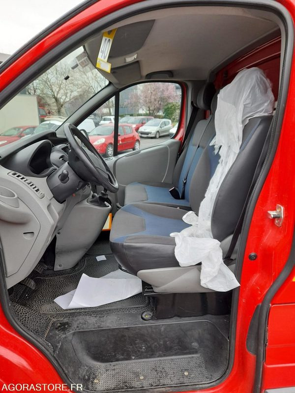 RENAULT Trafic II Fourgon Phase 2 L2H2 1200kg 2.0 dCi 16V 115 cv (MECA 563) - فان: صورة 2 RENAULT Trafic II Fourgon Phase 2 L2H2 1200kg 2.0 dCi 16V 115 cv (MECA 563) - فان: صورة 2