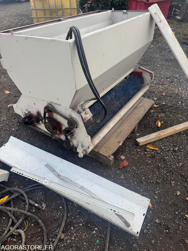 Regarnisseur de pelouse PRO-SEED - معدات الحدائق: صورة 4 Regarnisseur de pelouse PRO-SEED - معدات الحدائق: صورة 4