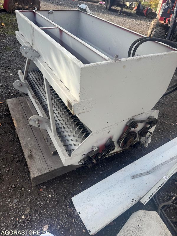 Regarnisseur de pelouse PRO-SEED - معدات الحدائق: صورة 2 Regarnisseur de pelouse PRO-SEED - معدات الحدائق: صورة 2