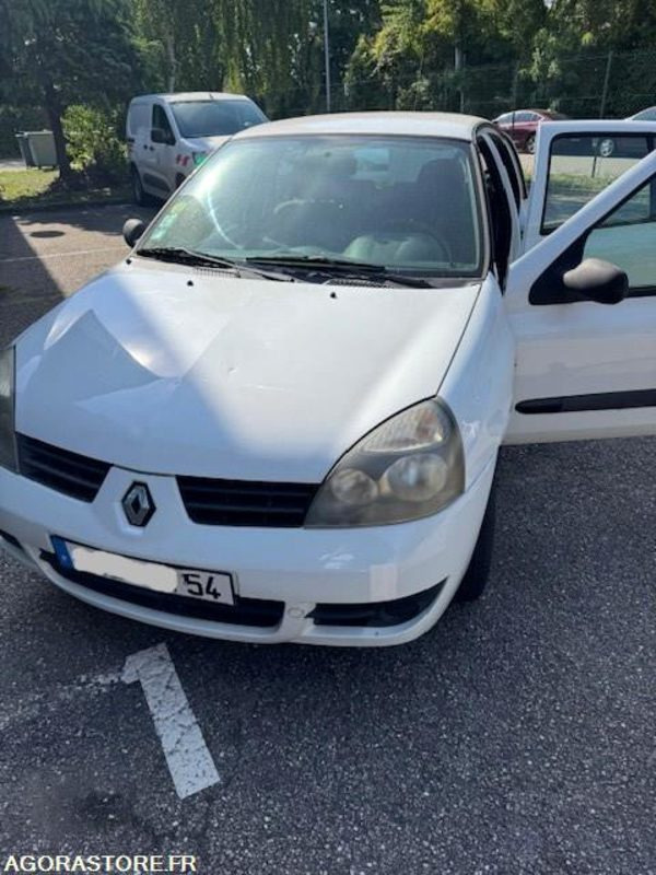 Renault CLIO 2 - سيارة: صورة 1 Renault CLIO 2 - سيارة: صورة 1