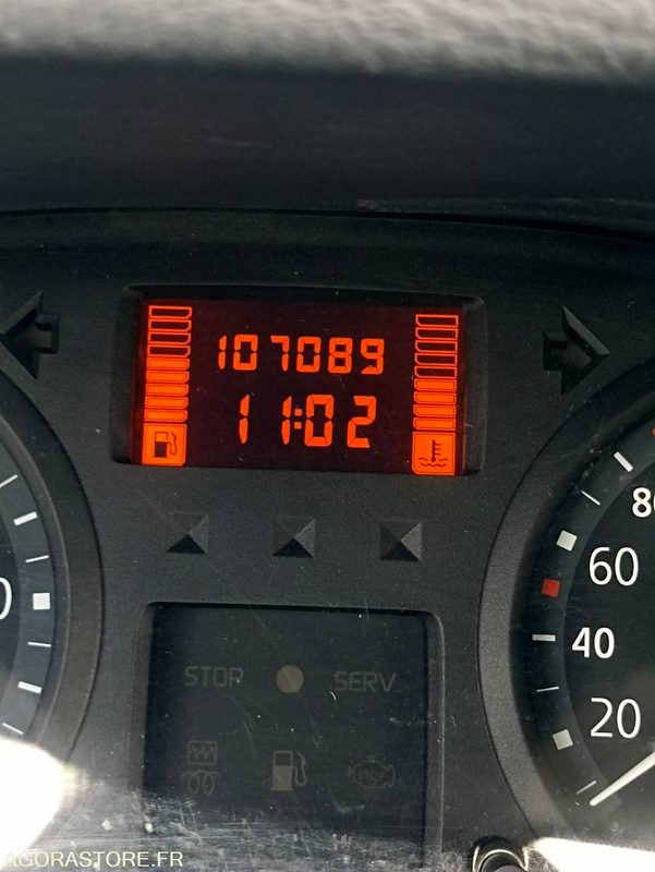 Renault Clio 2 1.5 dCi - 107100kms - 2004 - سيارة: صورة 5 Renault Clio 2 1.5 dCi - 107100kms - 2004 - سيارة: صورة 5