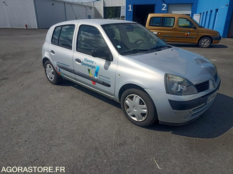 Renault Clio 2 1.5 dCi - 107100kms - 2004 - سيارة: صورة 3 Renault Clio 2 1.5 dCi - 107100kms - 2004 - سيارة: صورة 3