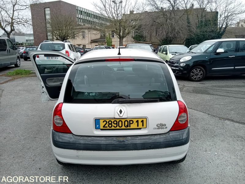 Renault Clio 2 165813 kms 2005 2890QP11 - سيارة: صورة 4 Renault Clio 2 165813 kms 2005 2890QP11 - سيارة: صورة 4