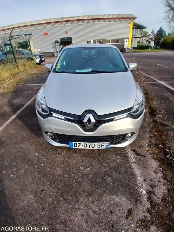 Renault Clio IV – Diesel – 2016-205 826 km - سيارة: صورة 1 Renault Clio IV – Diesel – 2016-205 826 km - سيارة: صورة 1