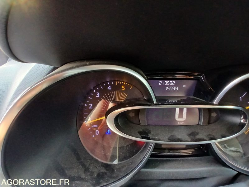 Renault Clio IV – Diesel – 2016-213 584 km - سيارة: صورة 2 Renault Clio IV – Diesel – 2016-213 584 km - سيارة: صورة 2