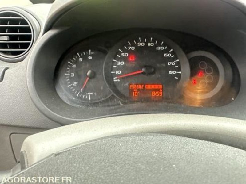 Renault Kangoo - 1018kp46 - فان المدمجة: صورة 4 Renault Kangoo - 1018kp46 - فان المدمجة: صورة 4