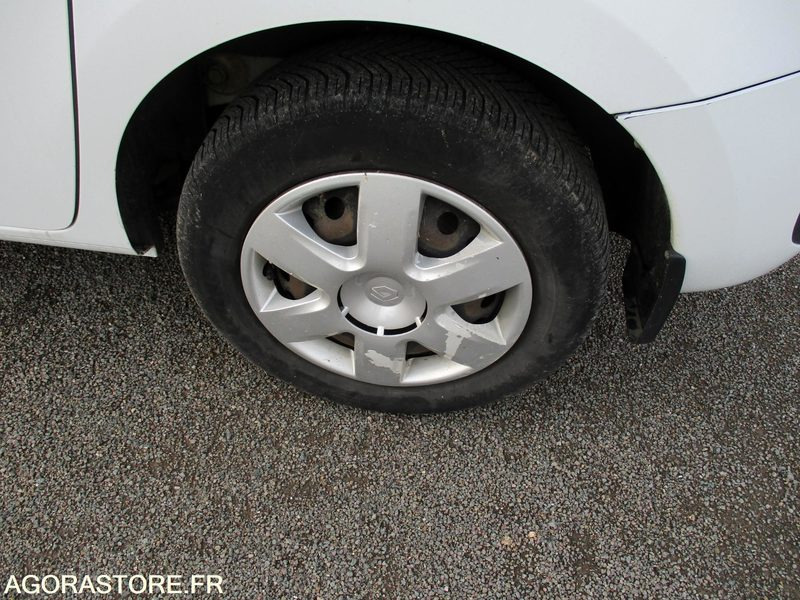 Renault Kangoo - 2016 - 74262 kms - سيارة: صورة 5 Renault Kangoo - 2016 - 74262 kms - سيارة: صورة 5