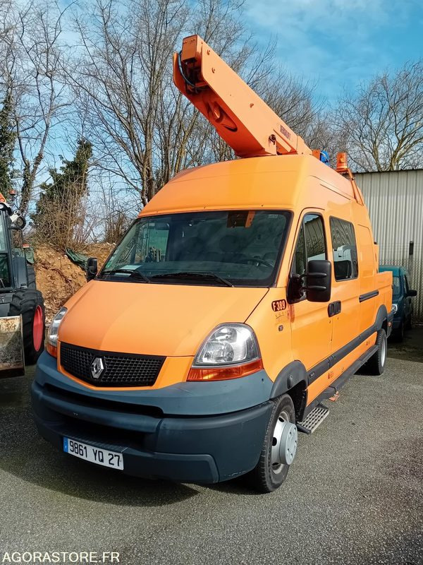 Renault Mascott Nacelle - 2006 - 31430 kms - شاحنة: صورة 1 Renault Mascott Nacelle - 2006 - 31430 kms - شاحنة: صورة 1