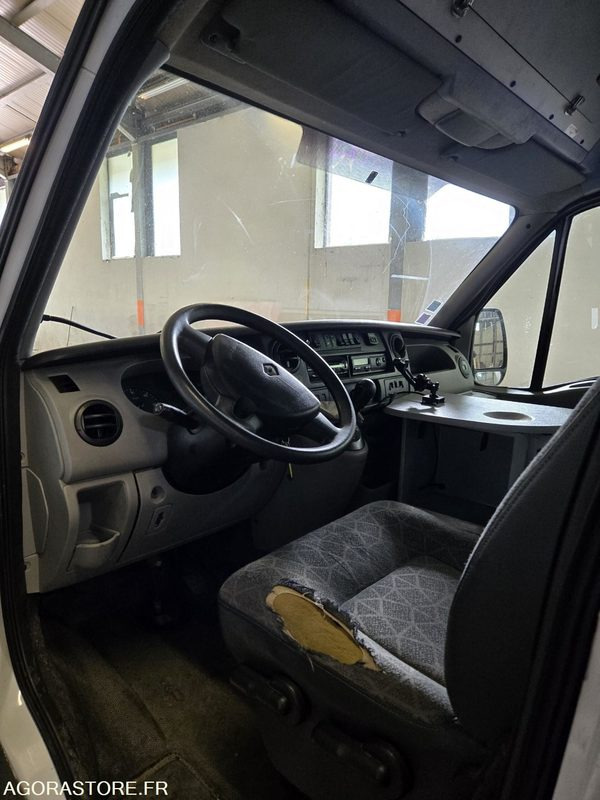 Renault Master - 2010 - 272053kms - حافلة صغيرة, ميكروباص: صورة 4 Renault Master - 2010 - 272053kms - حافلة صغيرة, ميكروباص: صورة 4