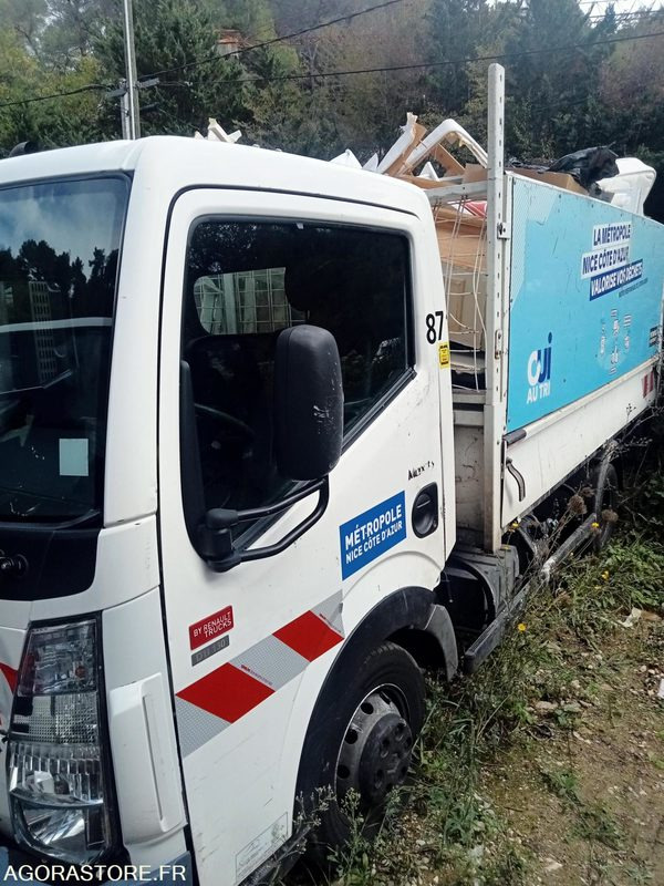 Renault Maxity - Véhicule plateau - فان: صورة 1 Renault Maxity - Véhicule plateau - فان: صورة 1