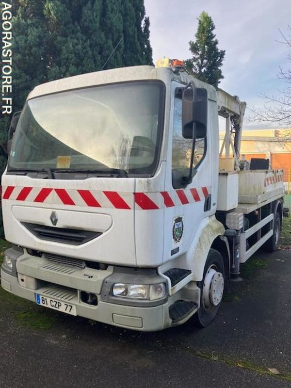 Renault Midliner (Nacelle) 2003 - 18441 kms - شاحنة: صورة 2 Renault Midliner (Nacelle) 2003 - 18441 kms - شاحنة: صورة 2