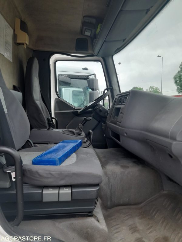 Renault Midlum - 2005 - 685870 Kms - شاحنة: صورة 5 Renault Midlum - 2005 - 685870 Kms - شاحنة: صورة 5