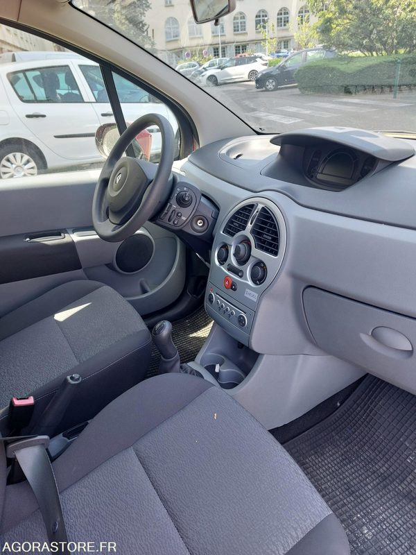 Renault Modus Rouge de 2010 65460km - Véhicule Défaillant - سيارة: صورة 3 Renault Modus Rouge de 2010 65460km - Véhicule Défaillant - سيارة: صورة 3