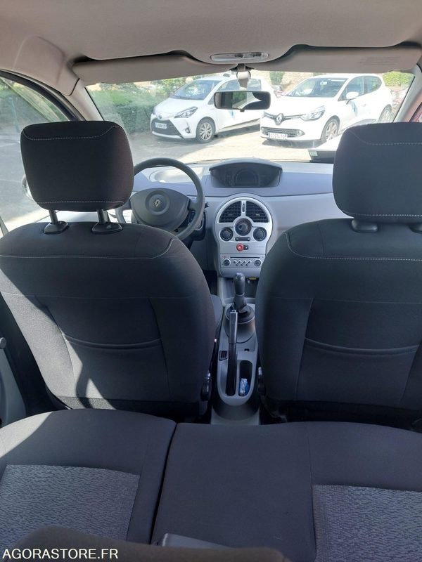 Renault Modus Rouge de 2010 65460km - Véhicule Défaillant - سيارة: صورة 4 Renault Modus Rouge de 2010 65460km - Véhicule Défaillant - سيارة: صورة 4