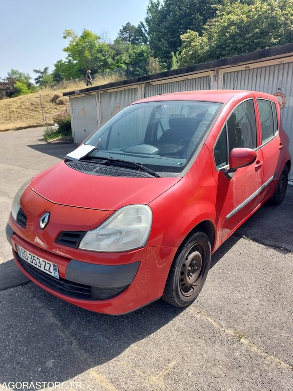 Renault Modus Rouge de 2010 65460km - Véhicule Défaillant - سيارة: صورة 1 Renault Modus Rouge de 2010 65460km - Véhicule Défaillant - سيارة: صورة 1