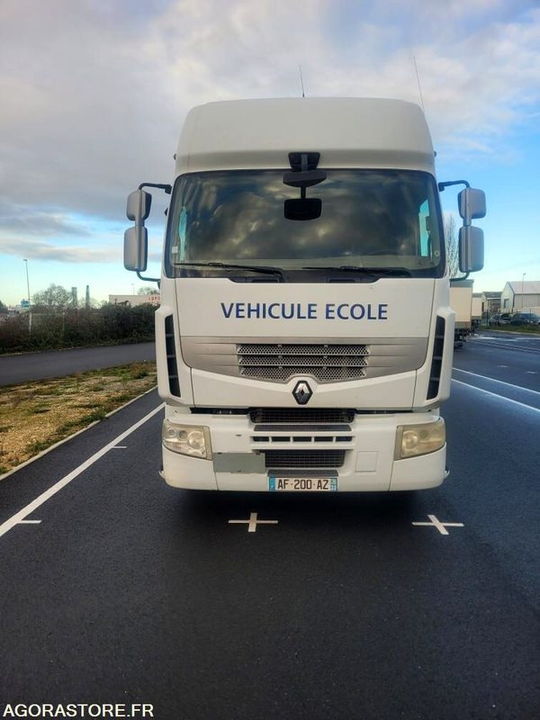 Renault Premium - 2009 - 450000 Kms - شاحنة: صورة 1 Renault Premium - 2009 - 450000 Kms - شاحنة: صورة 1