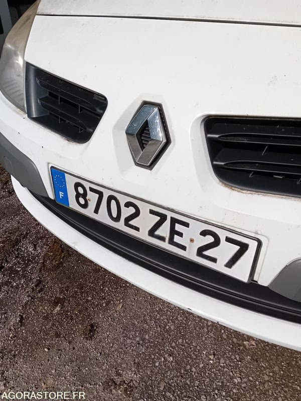 Renault Scénic 2 - 2007 - 186706 kms - سيارة: صورة 4 Renault Scénic 2 - 2007 - 186706 kms - سيارة: صورة 4