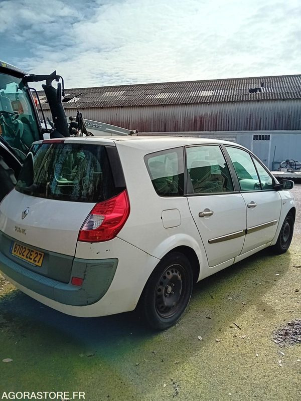 Renault Scénic 2 - 2007 - 186706 kms - سيارة: صورة 2 Renault Scénic 2 - 2007 - 186706 kms - سيارة: صورة 2