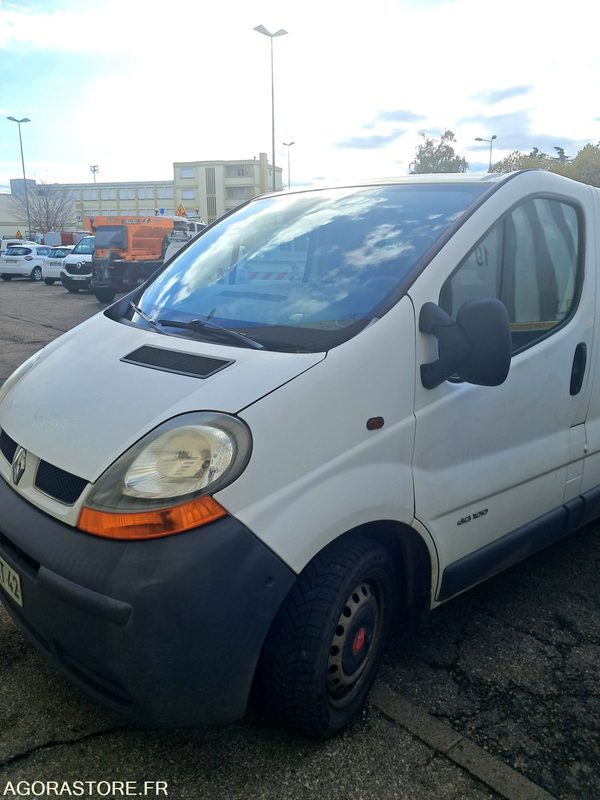 Renault TRAFIC 4610 ZT 42 - فان المدمجة: صورة 2 Renault TRAFIC 4610 ZT 42 - فان المدمجة: صورة 2