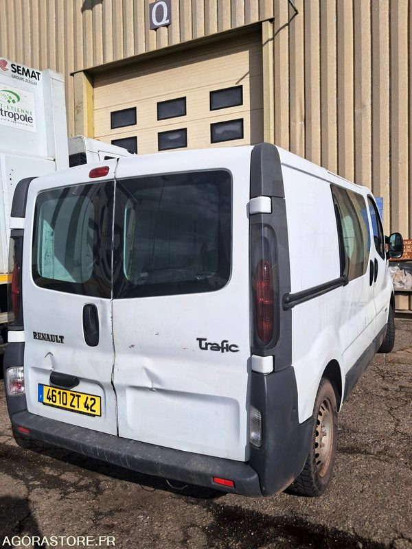 Renault TRAFIC 4610 ZT 42 - فان المدمجة: صورة 3 Renault TRAFIC 4610 ZT 42 - فان المدمجة: صورة 3