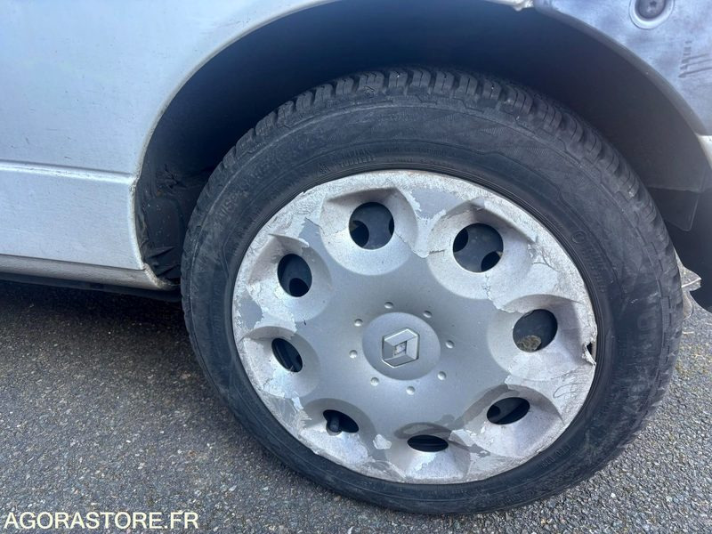 Renault TWINGO 85028kms - 2005 - سيارة: صورة 5 Renault TWINGO 85028kms - 2005 - سيارة: صورة 5