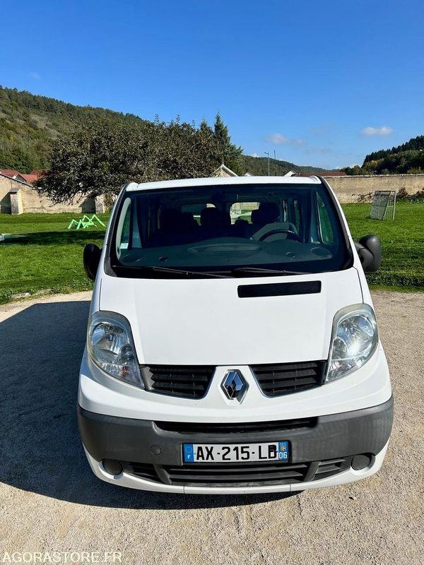 Renault Trafic 2 - 2010 - 141000 kms - حافلة صغيرة, ميكروباص: صورة 2 Renault Trafic 2 - 2010 - 141000 kms - حافلة صغيرة, ميكروباص: صورة 2