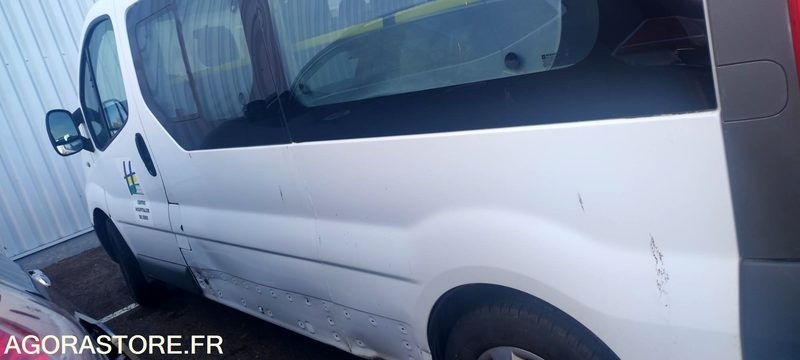 Renault Trafic 2 combi phrase . 2.0 dci 16v minibus long 90 cv - حافلة صغيرة, ميكروباص: صورة 2 Renault Trafic 2 combi phrase . 2.0 dci 16v minibus long 90 cv - حافلة صغيرة, ميكروباص: صورة 2
