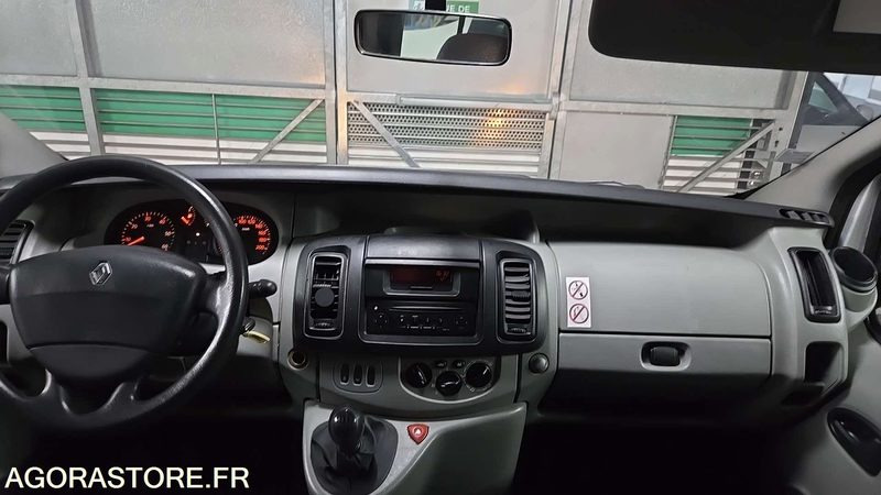 Renault Trafic - 2004 - 257907kms - 1707-XB-22 - حافلة صغيرة, ميكروباص: صورة 5 Renault Trafic - 2004 - 257907kms - 1707-XB-22 - حافلة صغيرة, ميكروباص: صورة 5