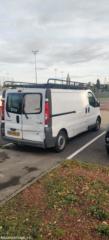 Renault Trafic - 2007 - 107060kms - 803CWL59 - شاحنة التوصيل: صورة 4 Renault Trafic - 2007 - 107060kms - 803CWL59 - شاحنة التوصيل: صورة 4