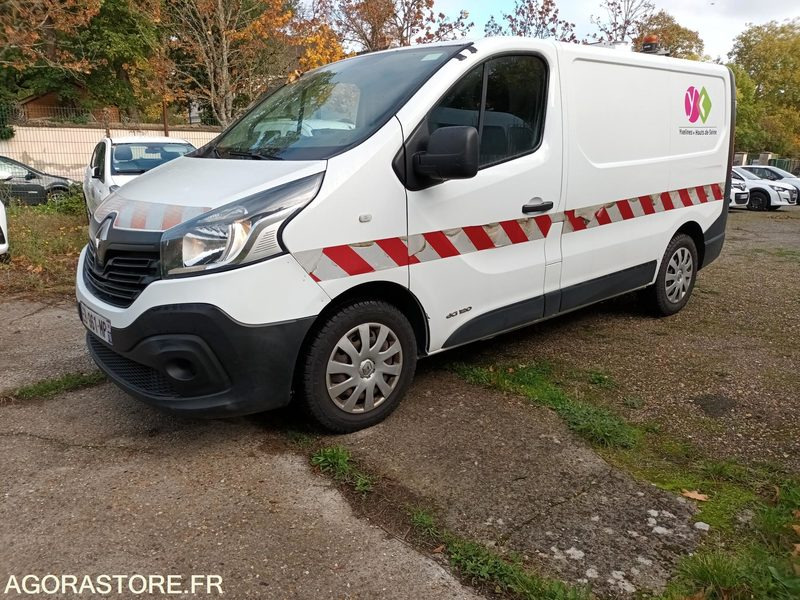 Renault Trafic - 255439 kms - 2016 - فان: صورة 2 Renault Trafic - 255439 kms - 2016 - فان: صورة 2