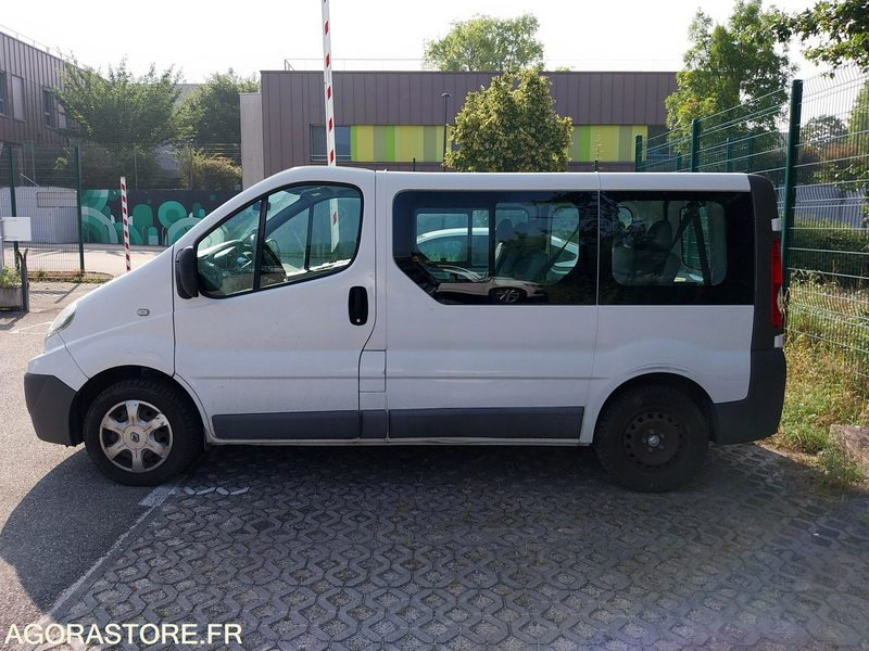 Renault Trafic 9 places DA-953-LM de 2013 avec 135 698 kms - حافلة صغيرة, ميكروباص: صورة 2 Renault Trafic 9 places DA-953-LM de 2013 avec 135 698 kms - حافلة صغيرة, ميكروباص: صورة 2