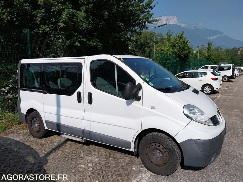 Renault Trafic 9 places DA-953-LM de 2013 avec 135 698 kms - حافلة صغيرة, ميكروباص: صورة 1 Renault Trafic 9 places DA-953-LM de 2013 avec 135 698 kms - حافلة صغيرة, ميكروباص: صورة 1