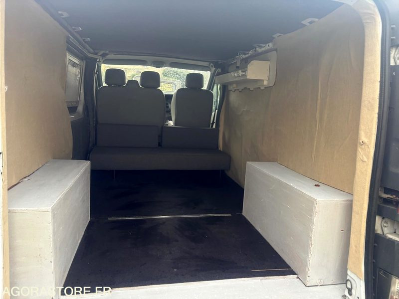 Renault Trafic dci 115 / 228000 km - Immatriculation anglaise - شاحنة التوصيل: صورة 2 Renault Trafic dci 115 / 228000 km - Immatriculation anglaise - شاحنة التوصيل: صورة 2