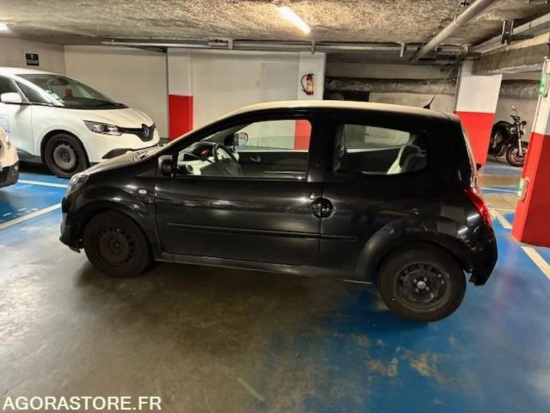 Renault Twingo essence année 2010 avec 122700 km - سيارة: صورة 2 Renault Twingo essence année 2010 avec 122700 km - سيارة: صورة 2