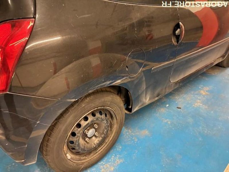 Renault Twingo essence année 2010 avec 122700 km - سيارة: صورة 3 Renault Twingo essence année 2010 avec 122700 km - سيارة: صورة 3