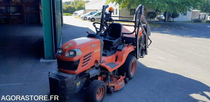 TONDEUSE AUTOPORTEE KUBOTA G23 - جزازة أعشاب الحدائق: صورة 1 TONDEUSE AUTOPORTEE KUBOTA G23 - جزازة أعشاب الحدائق: صورة 1