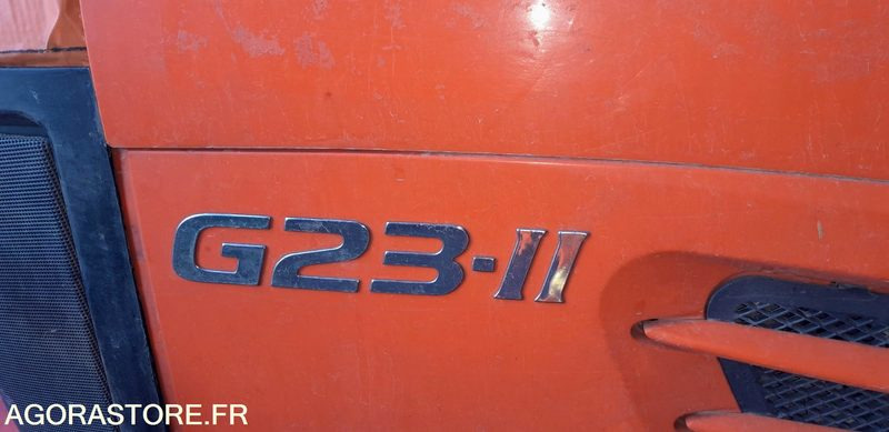 TONDEUSE AUTOPORTEE KUBOTA G23 - جزازة أعشاب الحدائق: صورة 2 TONDEUSE AUTOPORTEE KUBOTA G23 - جزازة أعشاب الحدائق: صورة 2