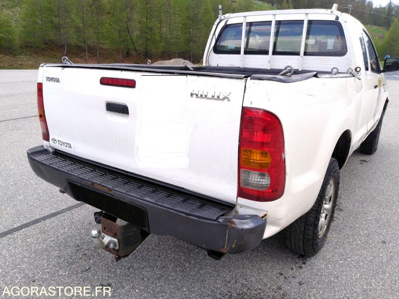 TOYOTA HILUX - قلاب صغير: صورة 2 TOYOTA HILUX - قلاب صغير: صورة 2