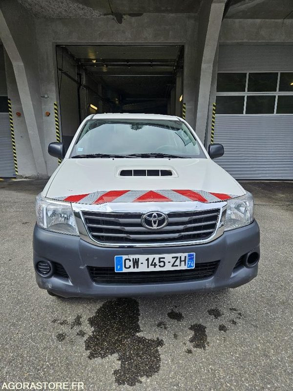 TOYOTA HILUX - شاحنة البيك أب: صورة 1 TOYOTA HILUX - شاحنة البيك أب: صورة 1