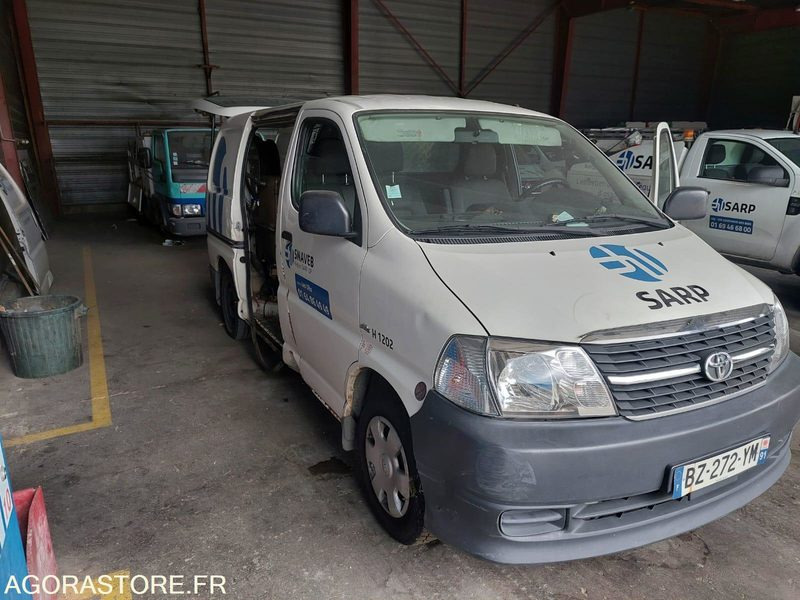 TOYOTA Hiace fourgon HP HUWER 2012 272000KM ROULANT EXPORT UNIQUEMENT - فان المدمجة: صورة 4 TOYOTA Hiace fourgon HP HUWER 2012 272000KM ROULANT EXPORT UNIQUEMENT - فان المدمجة: صورة 4