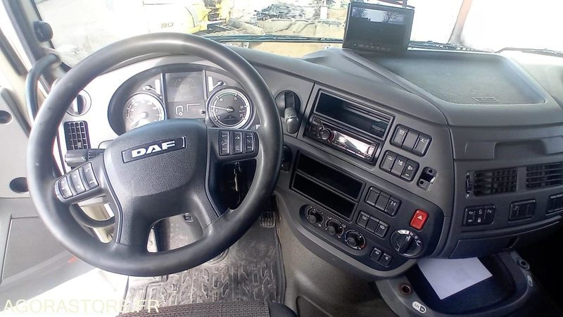 TRACTEUR DAF XF 460 - 2016 - 652 781km - pneus neufs - وحدة جر: صورة 4 TRACTEUR DAF XF 460 - 2016 - 652 781km - pneus neufs - وحدة جر: صورة 4