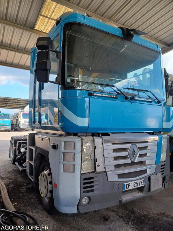 TRACTEUR MAGNUM ACCIDENTE (Vente uniquement Export) CP325VK - 2009 / 900 000 KM - وحدة جر: صورة 2 TRACTEUR MAGNUM ACCIDENTE (Vente uniquement Export) CP325VK - 2009 / 900 000 KM - وحدة جر: صورة 2