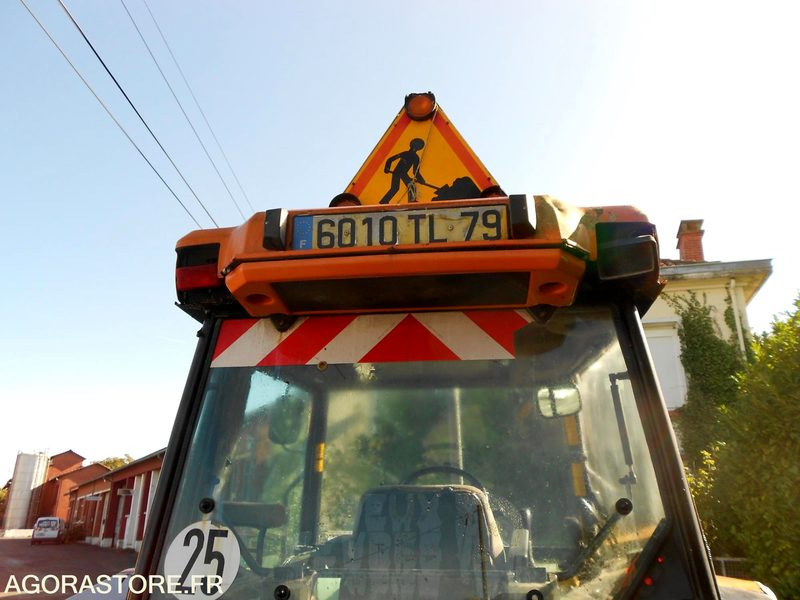TRACTEUR MASSEY FERGUSON 6235 - جرار: صورة 2 TRACTEUR MASSEY FERGUSON 6235 - جرار: صورة 2