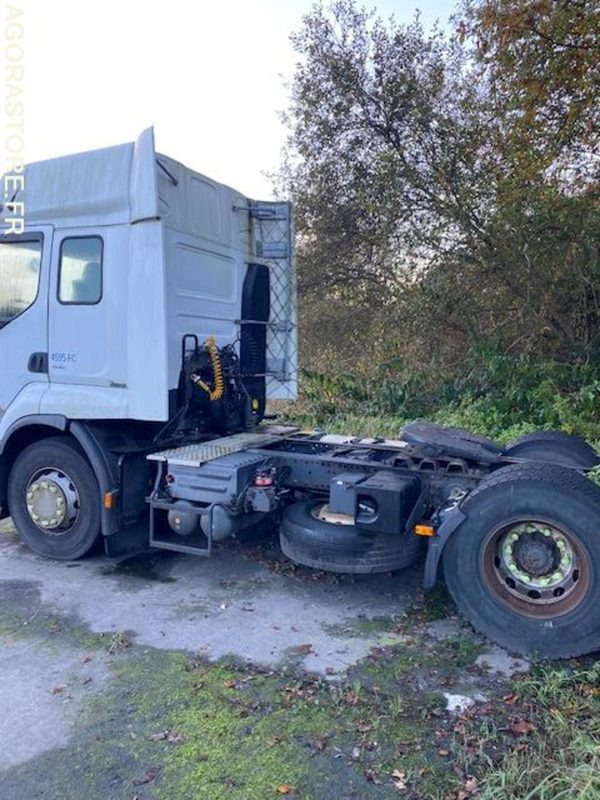 TRACTEUR - RENAULT - PREMIUM - 2009 - 265000 KM - 4595 - وحدة جر: صورة 3 TRACTEUR - RENAULT - PREMIUM - 2009 - 265000 KM - 4595 - وحدة جر: صورة 3