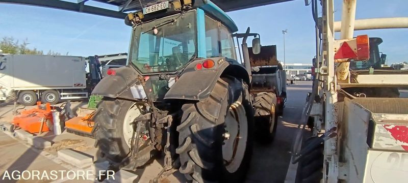 TRACTEUR VALTRA N101H CH-682-EQ 8575H AM 2007 - جرار: صورة 3 TRACTEUR VALTRA N101H CH-682-EQ 8575H AM 2007 - جرار: صورة 3