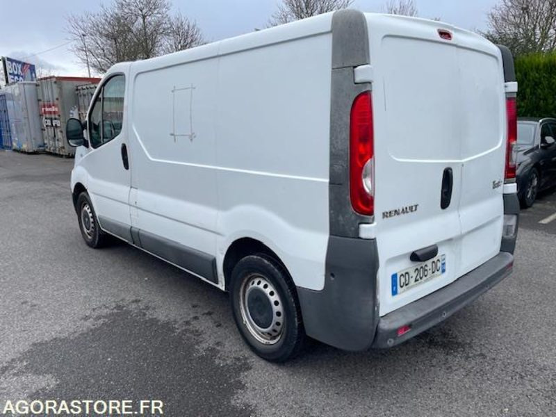 TRAFIC FG L1H1 1000kg CONFORT €5 DCI 90 . 03/2012 . 190000 km - فان: صورة 2 TRAFIC FG L1H1 1000kg CONFORT €5 DCI 90 . 03/2012 . 190000 km - فان: صورة 2