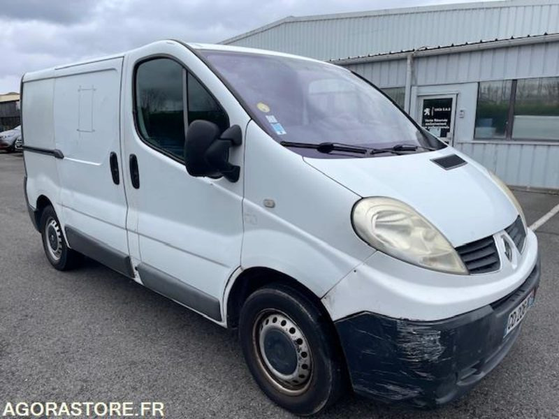 TRAFIC FG L1H1 1000kg CONFORT €5 DCI 90 . 03/2012 . 190000 km - فان: صورة 4 TRAFIC FG L1H1 1000kg CONFORT €5 DCI 90 . 03/2012 . 190000 km - فان: صورة 4