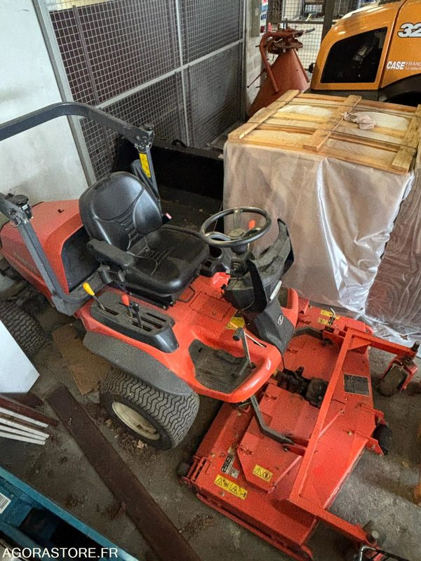 Tondeuse autoportée KUBOTA F3090 - جزازة أعشاب الحدائق: صورة 1 Tondeuse autoportée KUBOTA F3090 - جزازة أعشاب الحدائق: صورة 1